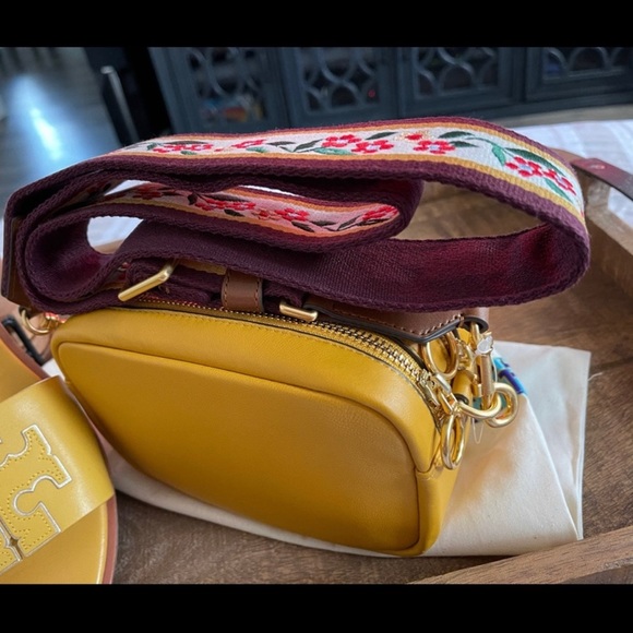 SOLD ❤️ ✅ 💲4️⃣5️⃣0️⃣ ✅ Tory Burch Perry Colour Block Camera Bag ❤️ SOLD ❤️ - Picture 4 of 4